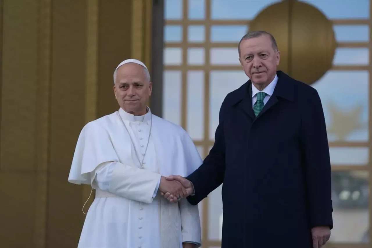Cumhurbaşkanı Erdoğan, Papa 14. Leo’yu resmi törenle karşıladı
