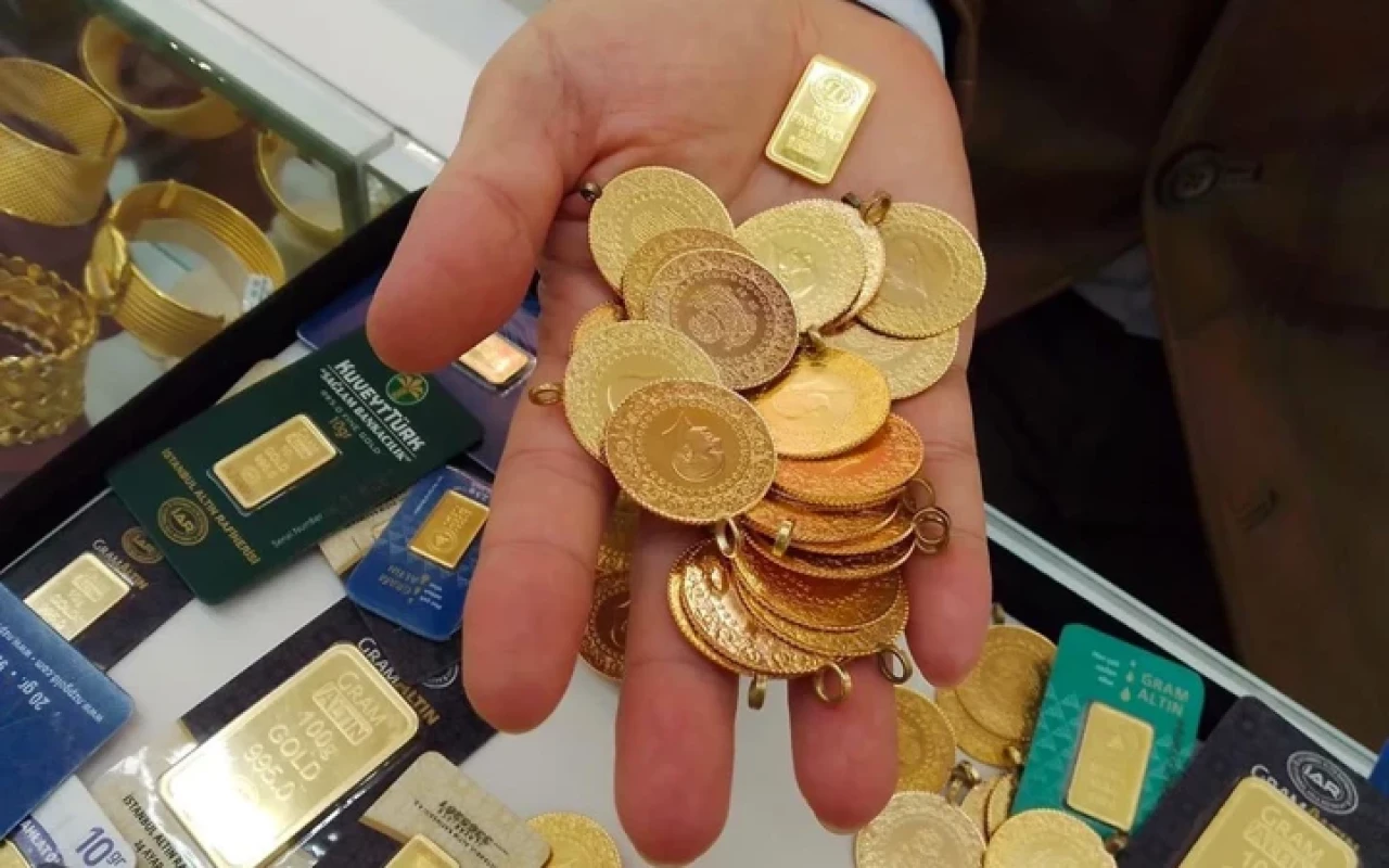Altın fiyatlarında sert düşüş: Yatırımcı büyük şok yaşadı