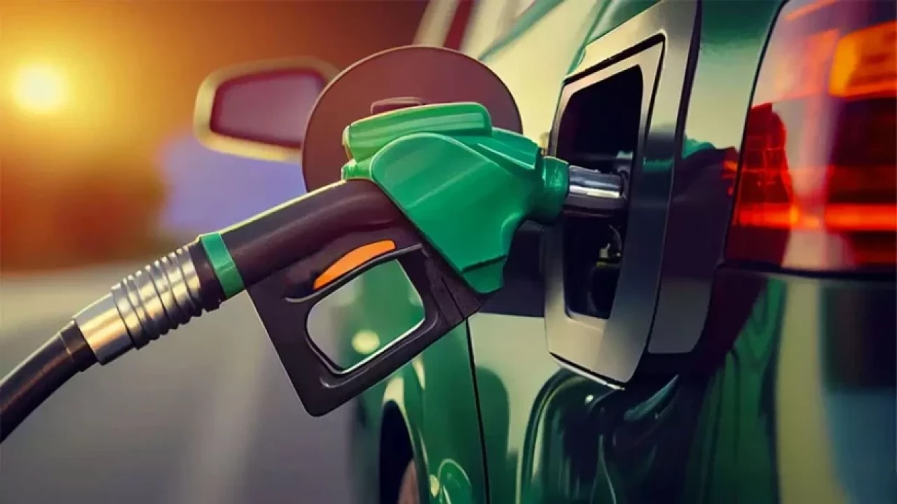 Motorin için tarihi zam! Litre fiyatı 60 lirayı aşıyor, bazı illerde 61 lirayı geçti