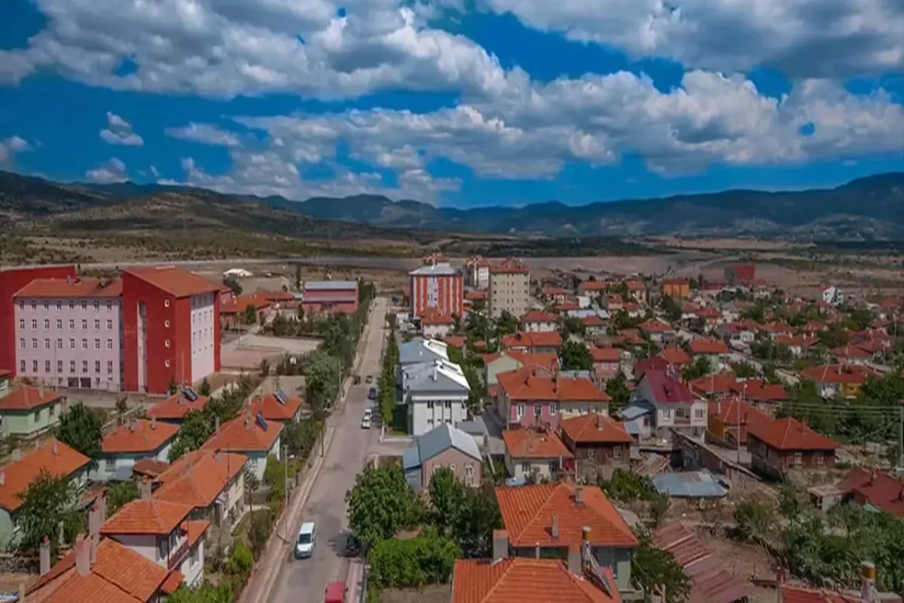 67 yıllık ilçe köy olmak üzere! Taşınacak 350 kişi aranıyor