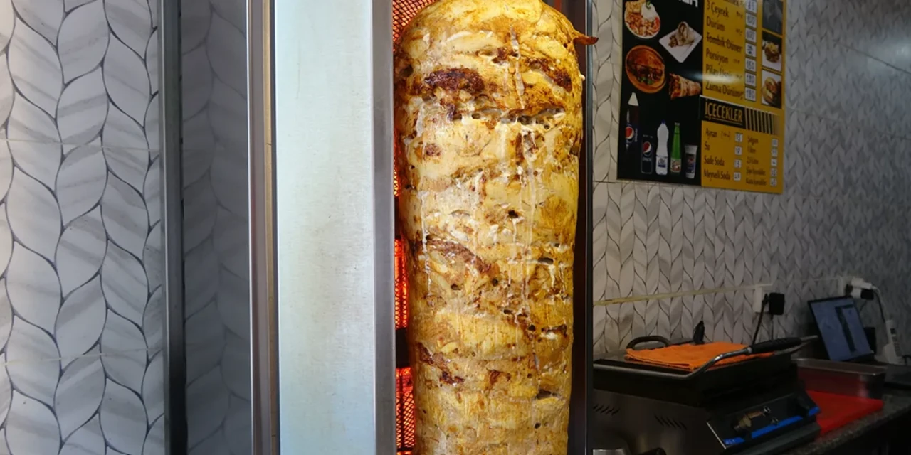 Tavuk döner zehirlenmesinden gözünü kaybediyordu!
