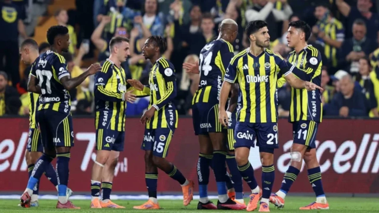 Fenerbahçe Kayserispor’u 4-2 yendi puan farkını 1’e düşürdü