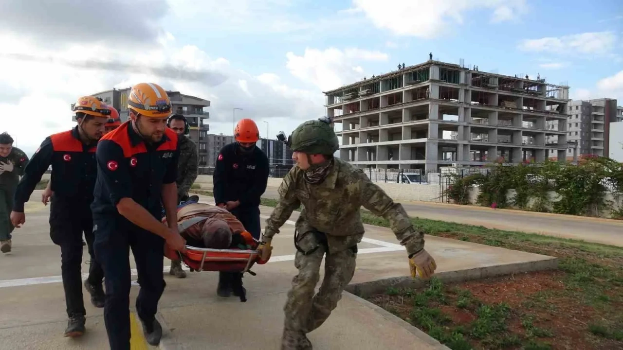 Antalya'da dağ yürüyüşünde fenalaşan adam hayatını kaybetti