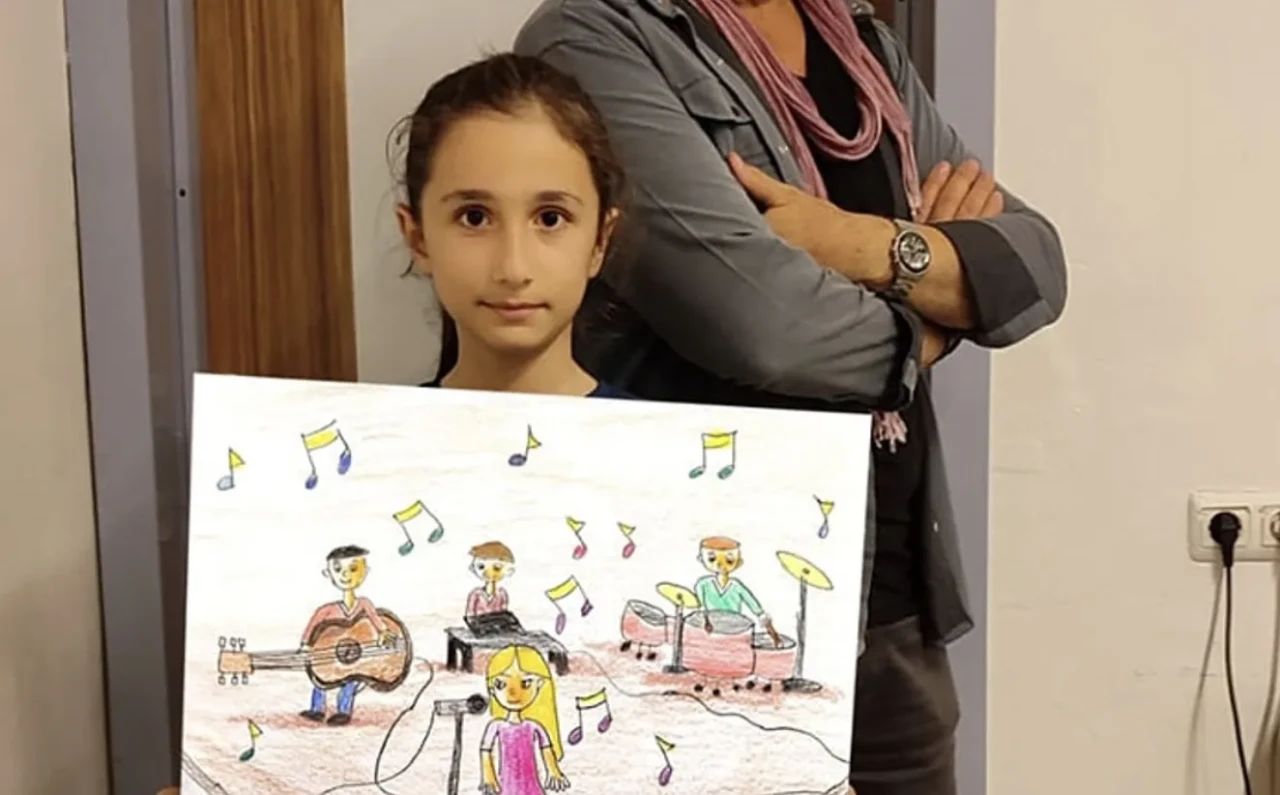 Sare Nur Toydaş, kaç yaşında? Karikatürde birincilik ödülü aldı