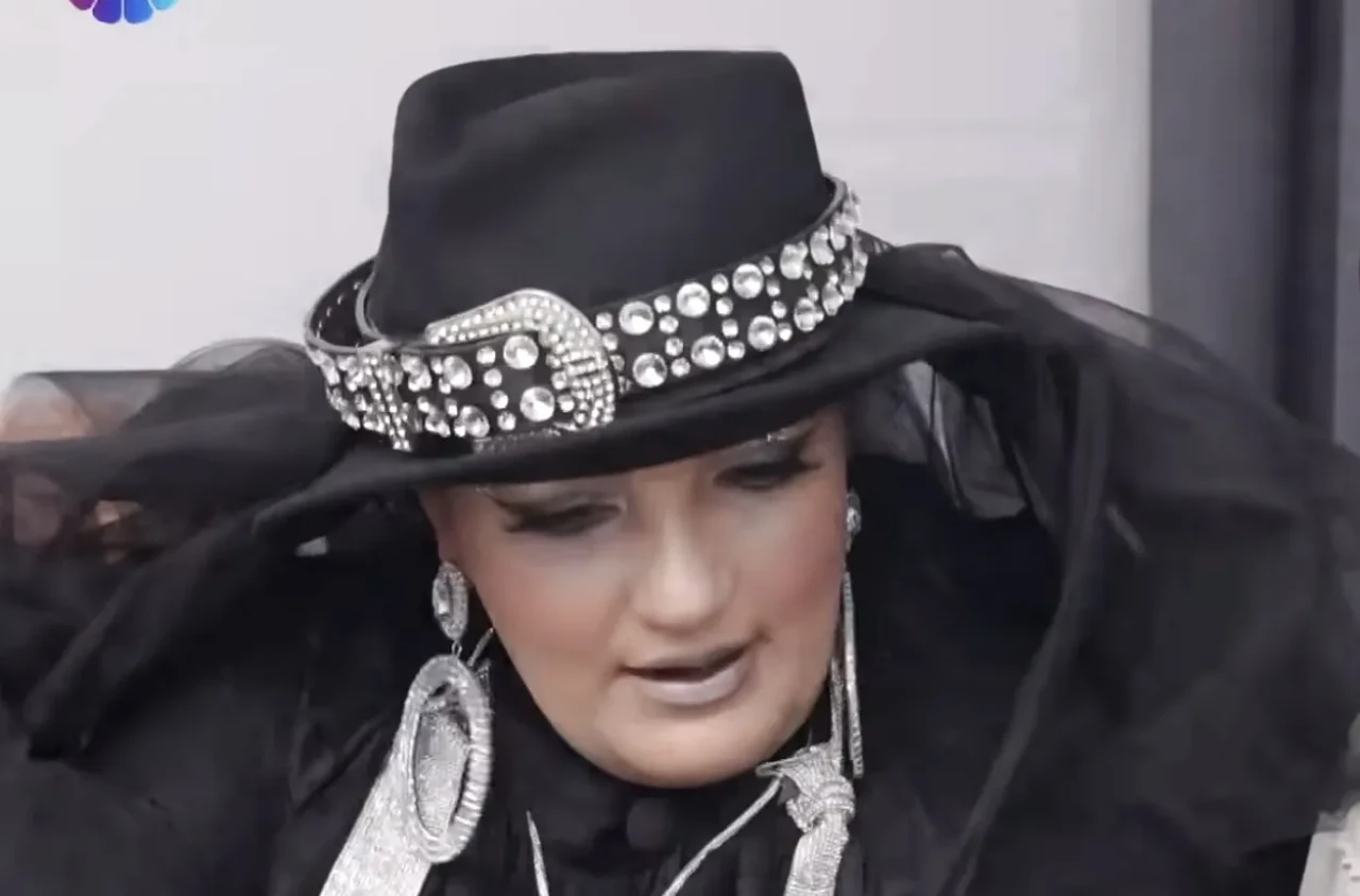 Gelin Evi'nde Şule kimdir, nereli? Şapkaları ve giyimiyle parladı