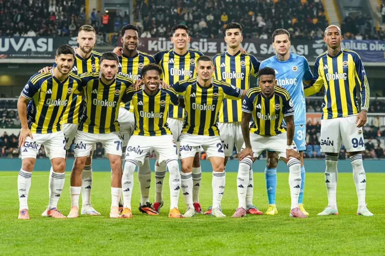 Fenerbahçe'nin RAMS Başakşehir ile oynadığı maçta sakatlık şoku!