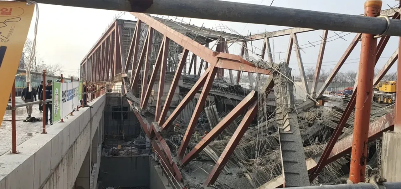 Güney Kore'de şantiyede çökme: 1 ölü, 3 İşçi enkaz altında