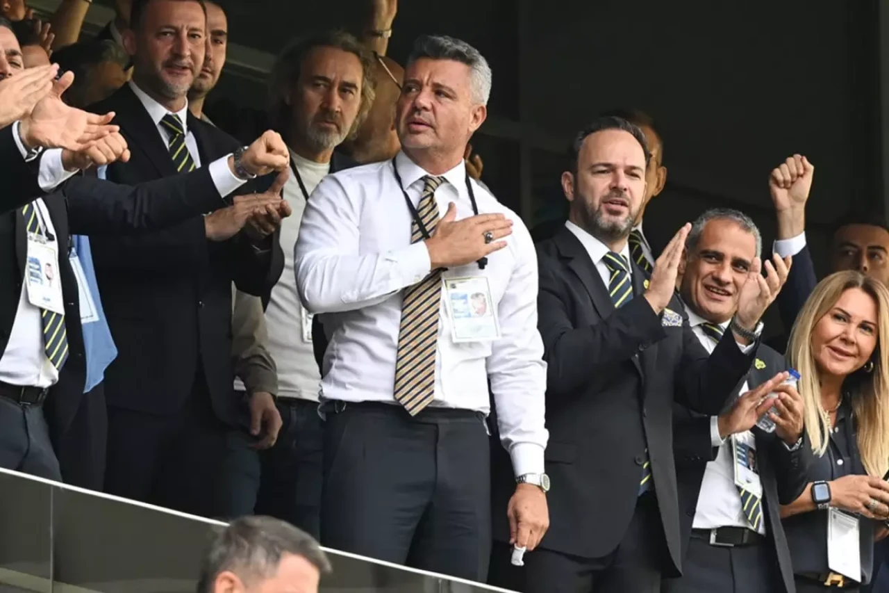 Fenerbahçe'de rekor kırıldı: Derbi haftasında 143 milyon liralık alışveriş yapıldı