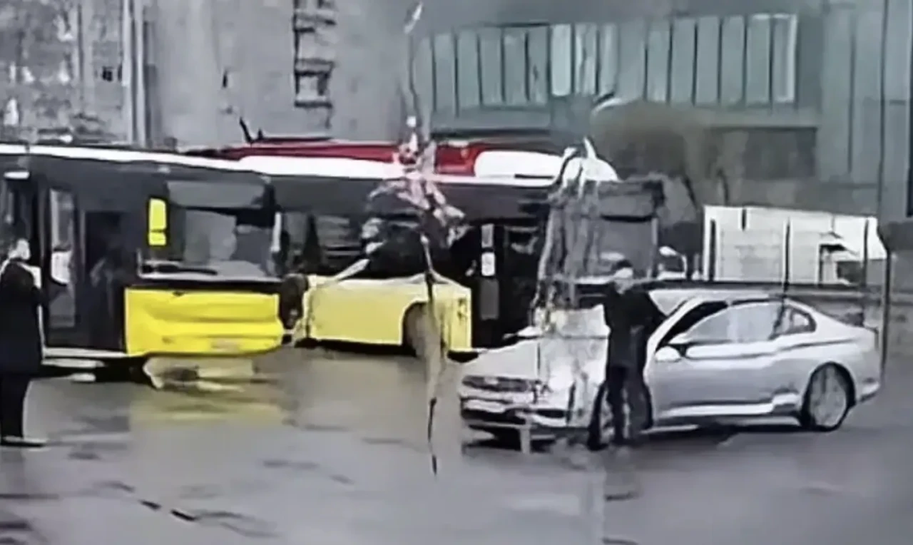 Kağıthane’de otobüs durağında havaya ateş açtı