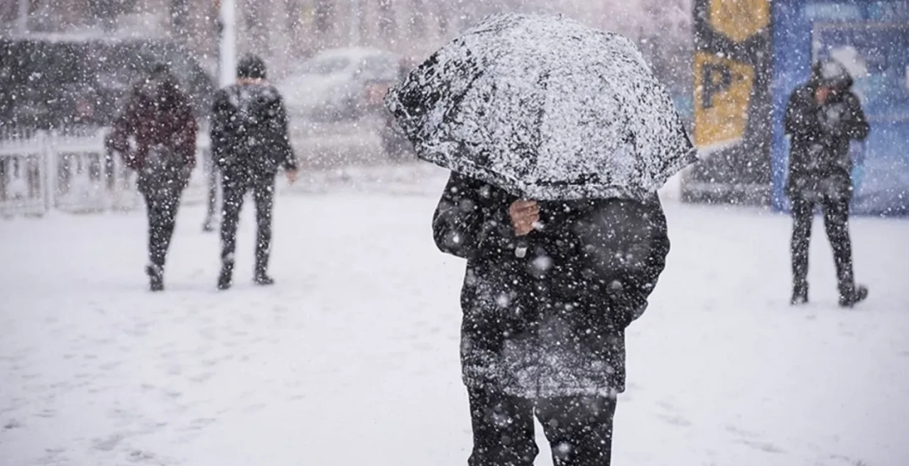 Meteoroloji'den o bölgelere uyarı: Sıcaklıklar düşüyor, kar geliyor