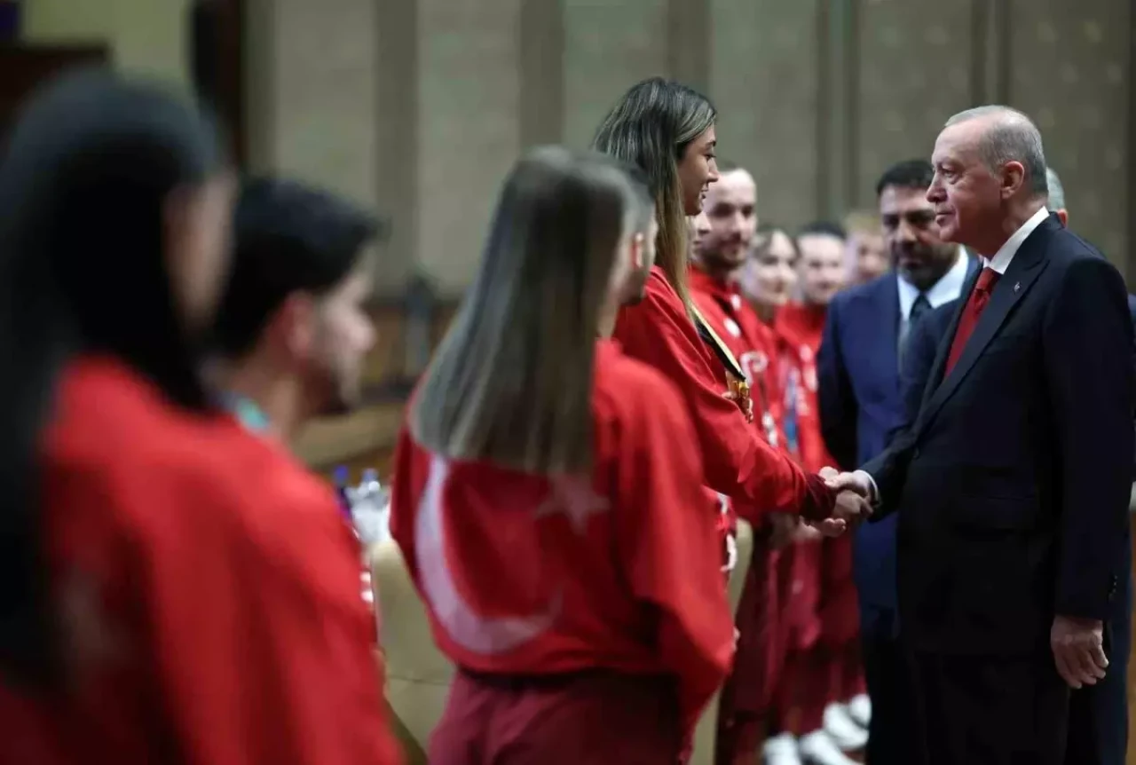 Cumhurbaşkanı Erdoğan: 'Sporda da Türkiye Yüzyılı hedeflerimize ulaşmak için büyük bir çaba harcıyoruz'