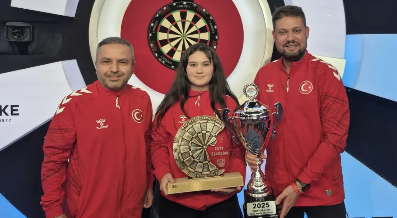 Milli dartçı Zehra Gemi, dünya şampiyonu oldu