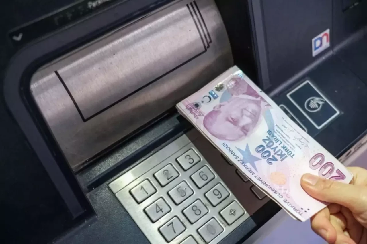 ATM ve banka hesaplarında yeni dönem başlıyor: Mahkeme kararı olmadan bloke gelebilecek