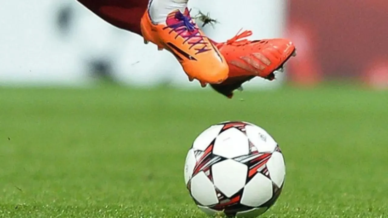 Bugün hangi maçlar var 12 Aralık 2025: Saat kaçta, hangi kanalda? Süper Lig, TFF 1. Lig, La Liga, Bundesliga...