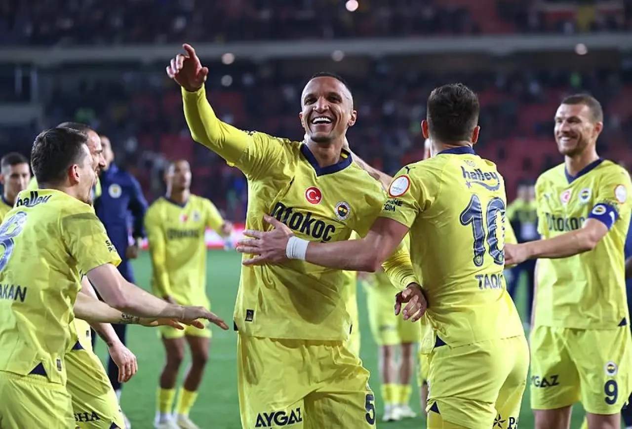 Rodrigo Becao kimdir, Fenerbahçe'de neden kadro dışı kaldı?