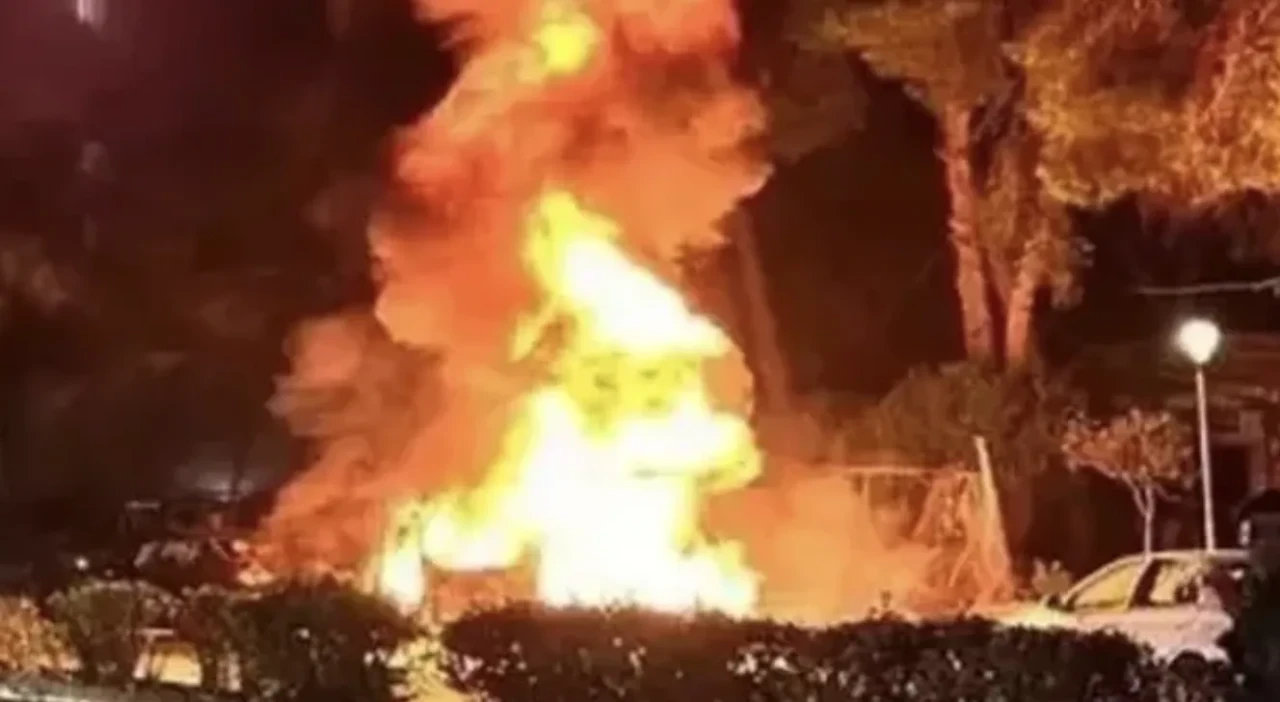 Şam’da art arda patlamalar: Askeri havaalanı yakınlarında alarm