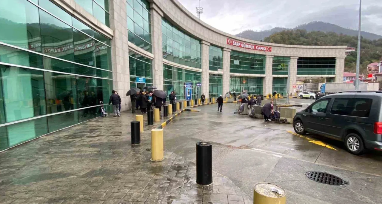 Gürcistan'a seyahatte yeni zorunluluk: Kimlik yeterli olmayacak