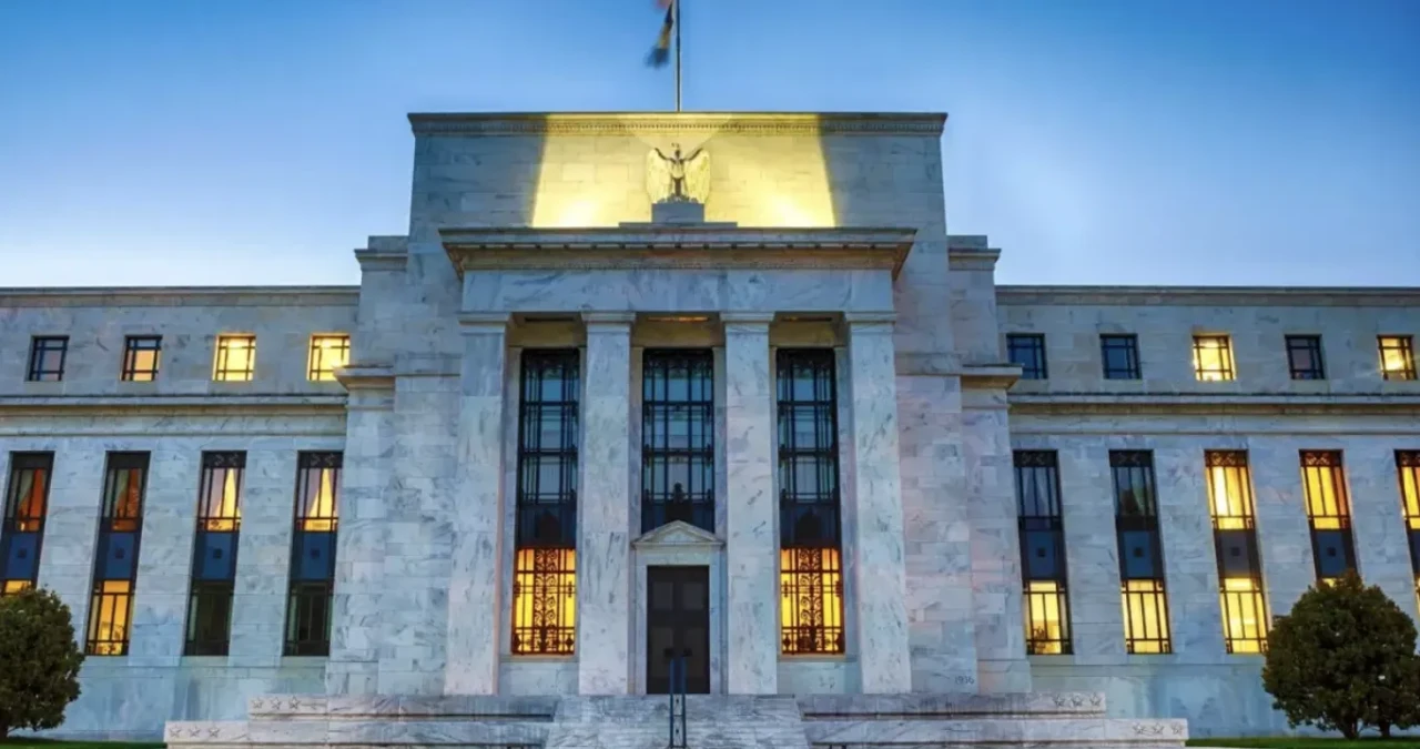 Fed yılın son faiz kararını açıkladı: Faizler düştü mü, sabit mi kaldı?