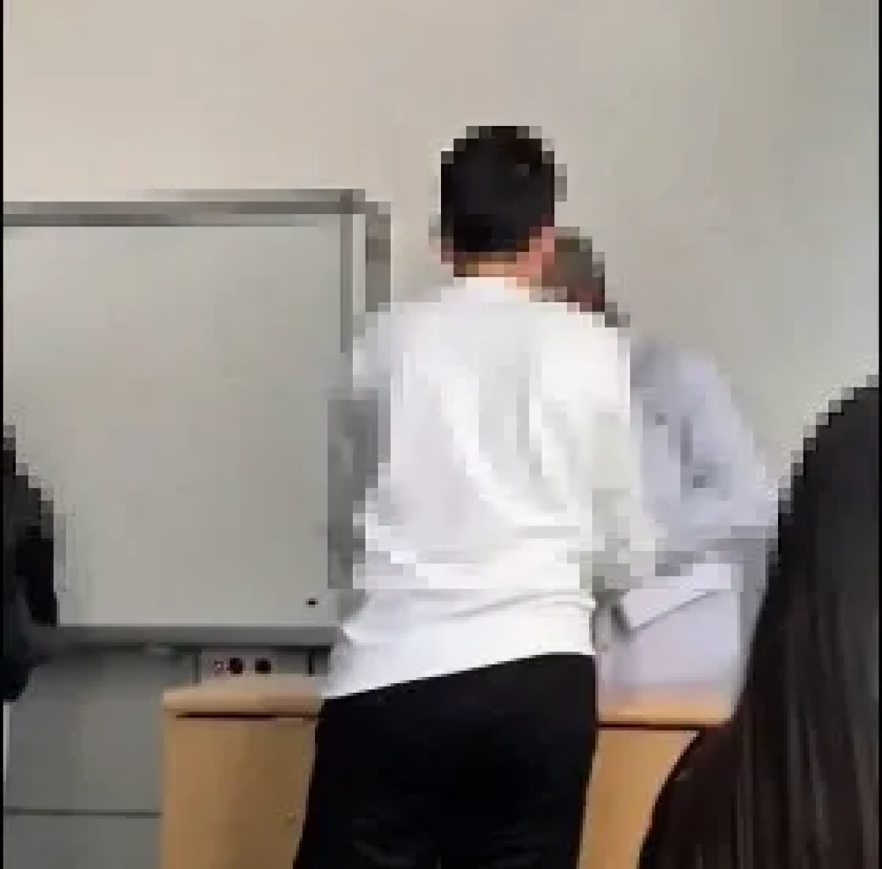 Lisede çekilen görüntüler tepki çekti: Öğretmene yönelik saygısızlık gündemde