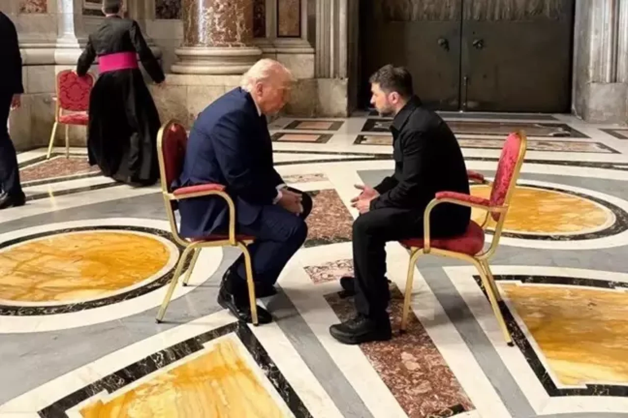 Trump ve Zelenski, Papa'nın cenazesi sırasında bir görüşme gerçekleştirdi