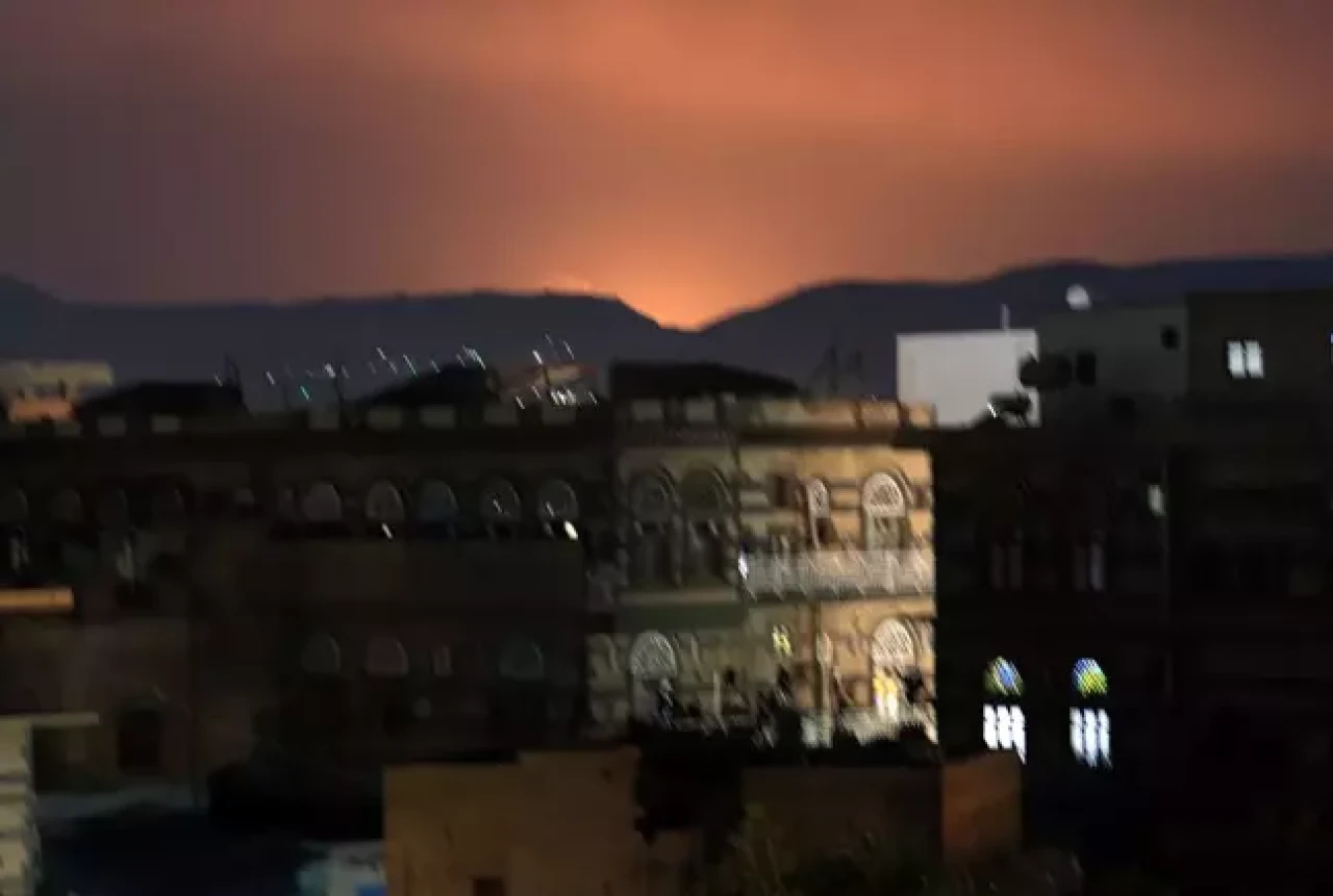 ABD'den Husilere saldırı! Türk gemisi de isabet aldı