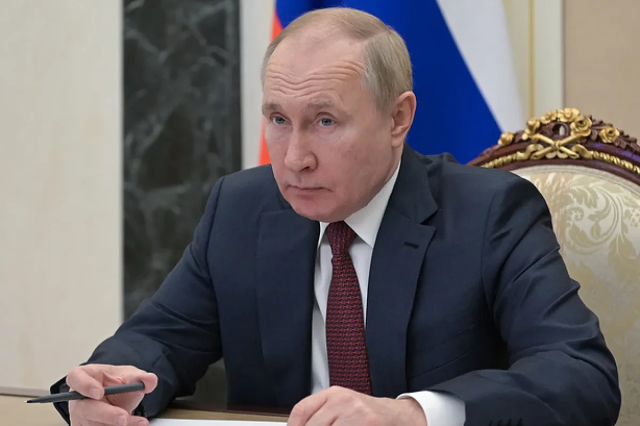 Putin'den sürpriz adım: Tüm operasyonlar durduruldu