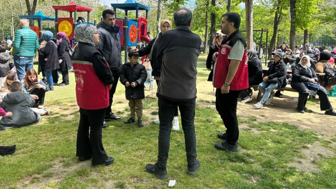 Aile ve Sosyal Hizmetler Bakanlığı depremzedeler için sahada