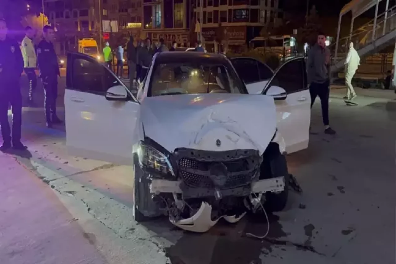Ehliyetsiz sürücü polisten kaçarken kaza yaptı: Bakın ne kadar ceza yedi!