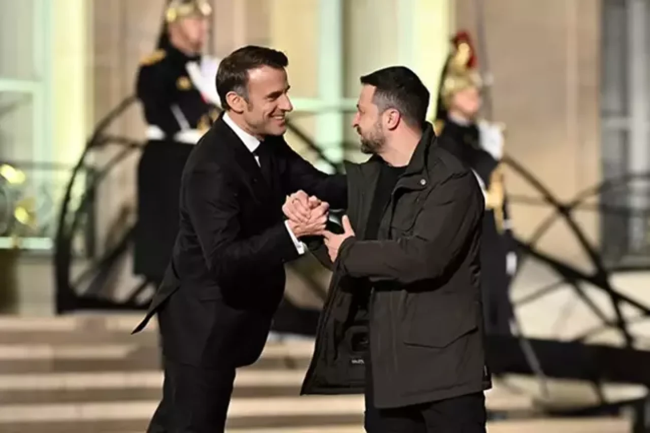 Macron ve Zelenskiy ateşkesi görüştü: Ukrayna ateşkese hazır