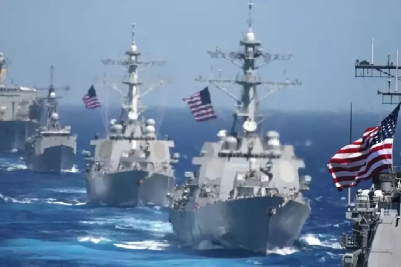 Husiler: ABD'nin saldırıları sonrası Kızıldeniz'de petrol sızıntı meydana geldi