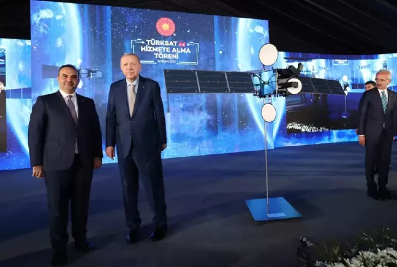 Cumhurbaşkanı Erdoğan'ı şaşırtan hediye! Görevli bile taşımakta zorlandı