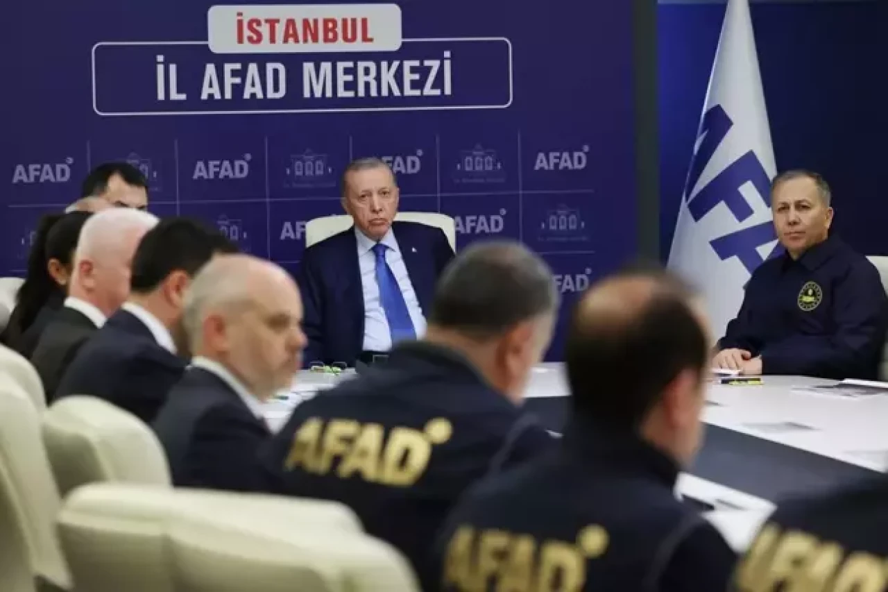 Deprem sonrası toplanan kriz masasında Cumhurbaşkanı Erdoğan'dan dikkat çeken talimat