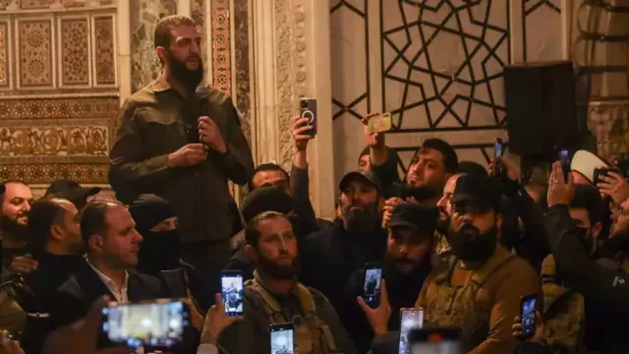 Esad'ın kuzeni, Suriye'de 150 bin kişilik ordu kurduklarını iddia etti