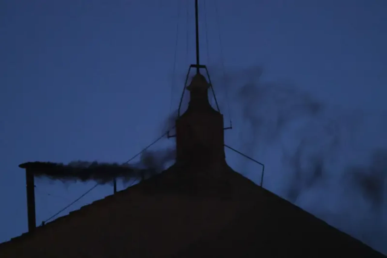 Vatikan'da siyah duman: Papa seçimi sonuçlanmadı