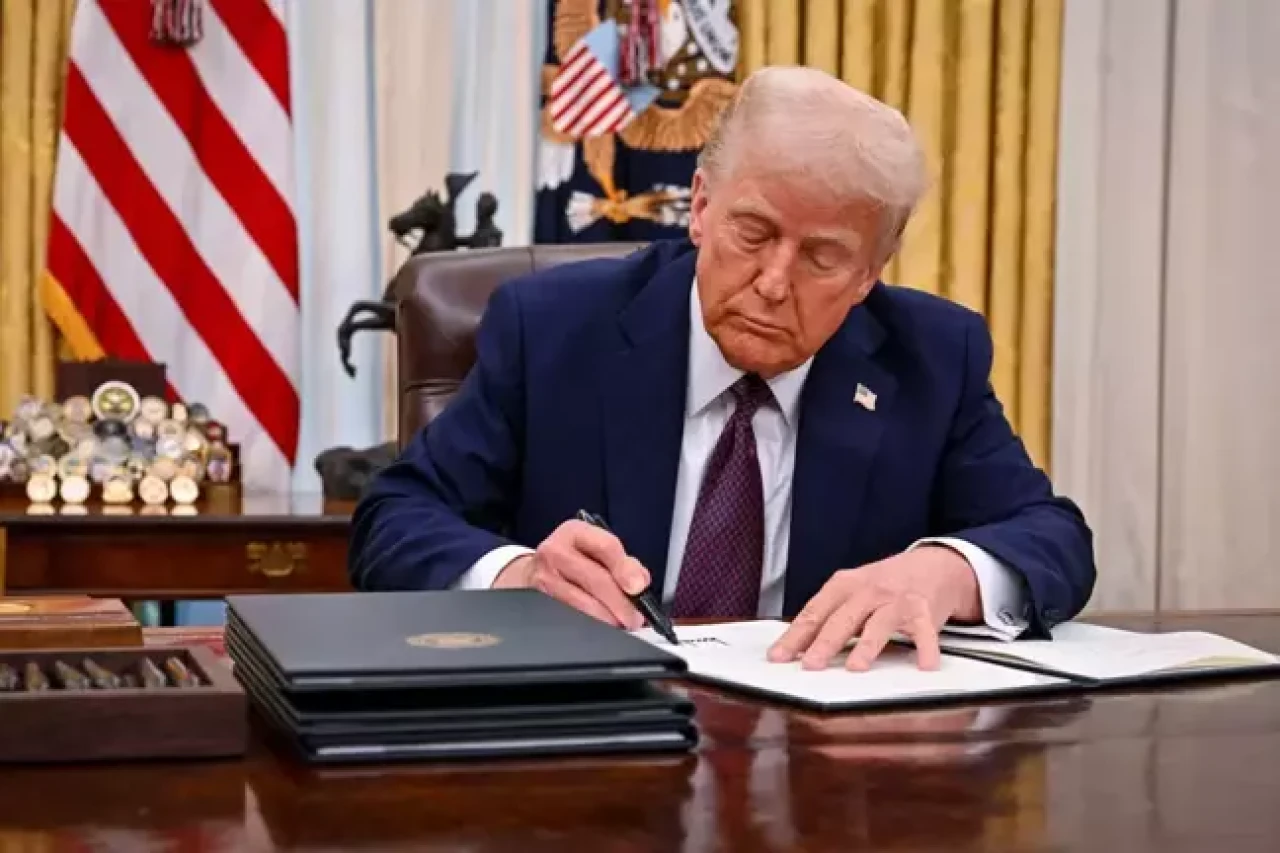 Trump'tan tüm dünyada ilaç fiyatlarını sarsacak kararname