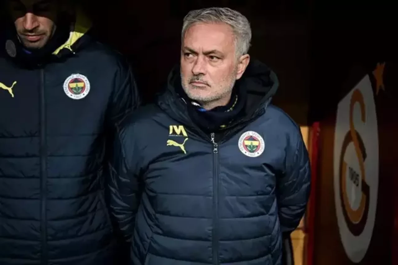 Jose Mourinho Fenerbahçe'den gidiyor! İşte yerine gelebilecek iki aday