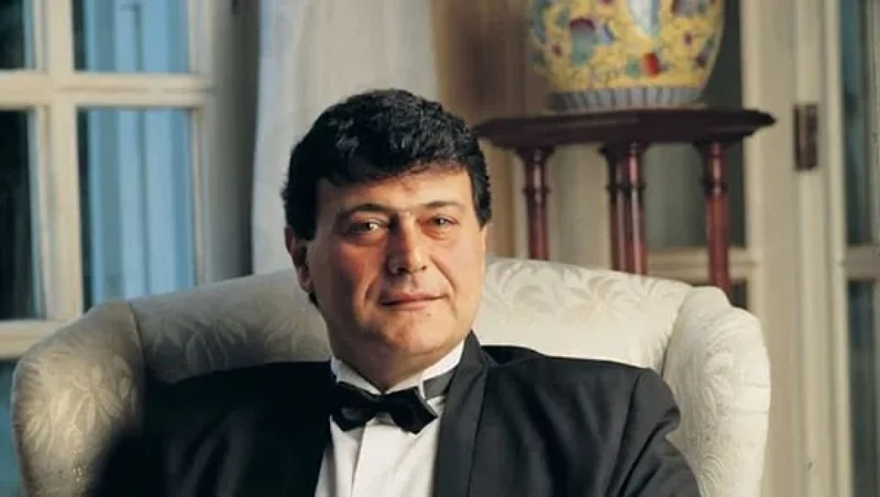 Ferdi Özbeğen'in sevgilisi Hilmi Mutlu kimdir? Kaç yaşında, yaşıyor mu?