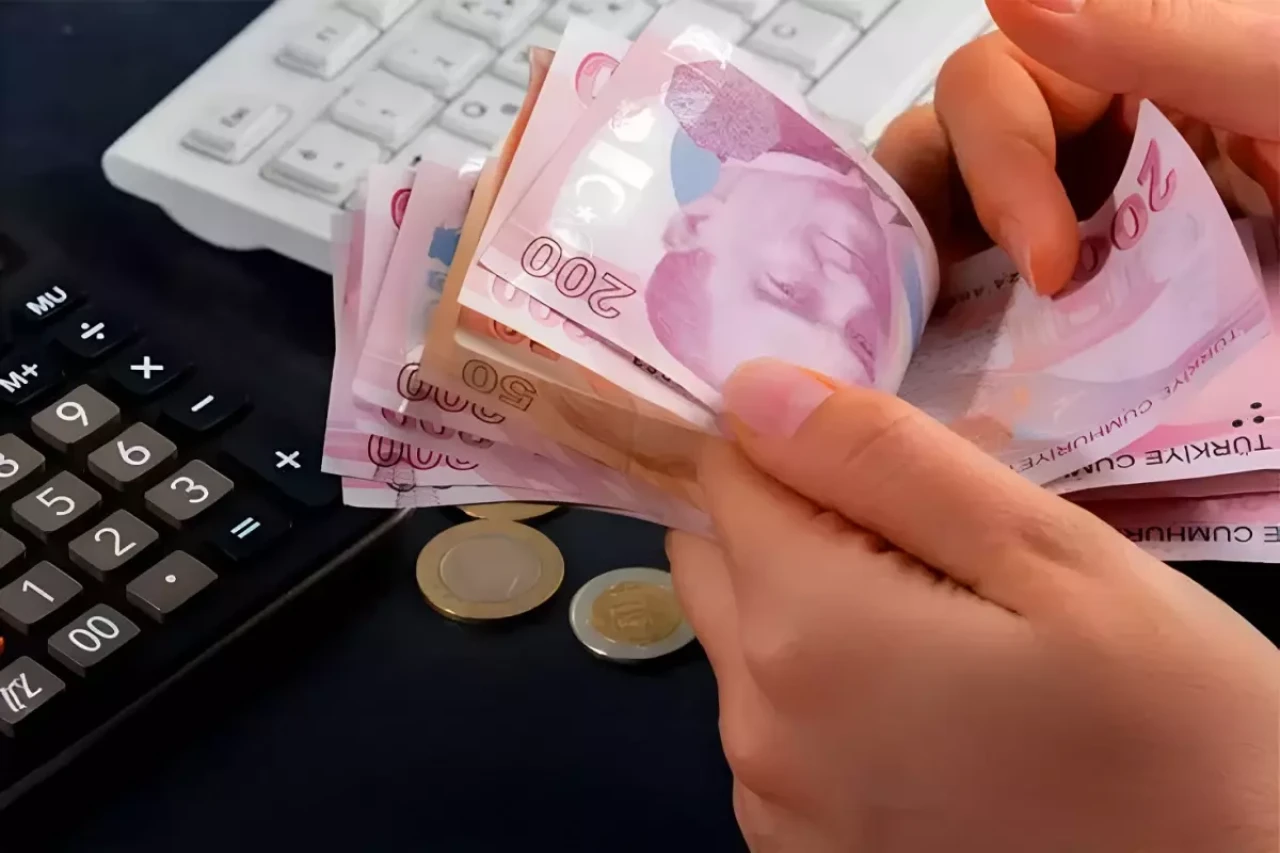 SGK'dan uyarı: Emekli maaşlarının kesilebileceği uyarısı yaptı