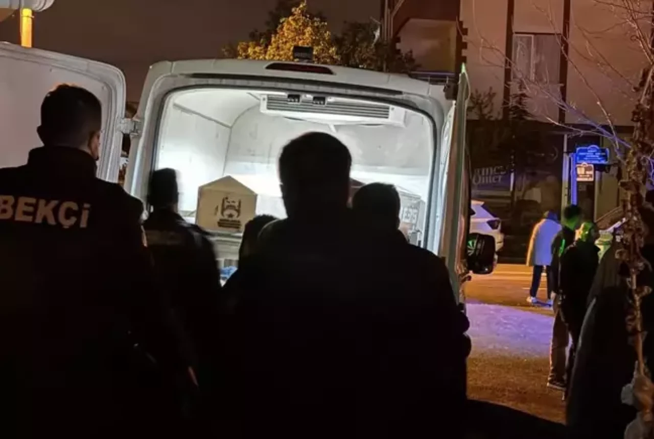 Komşusunun kafasına sıkıp aynı silahla intihar etti