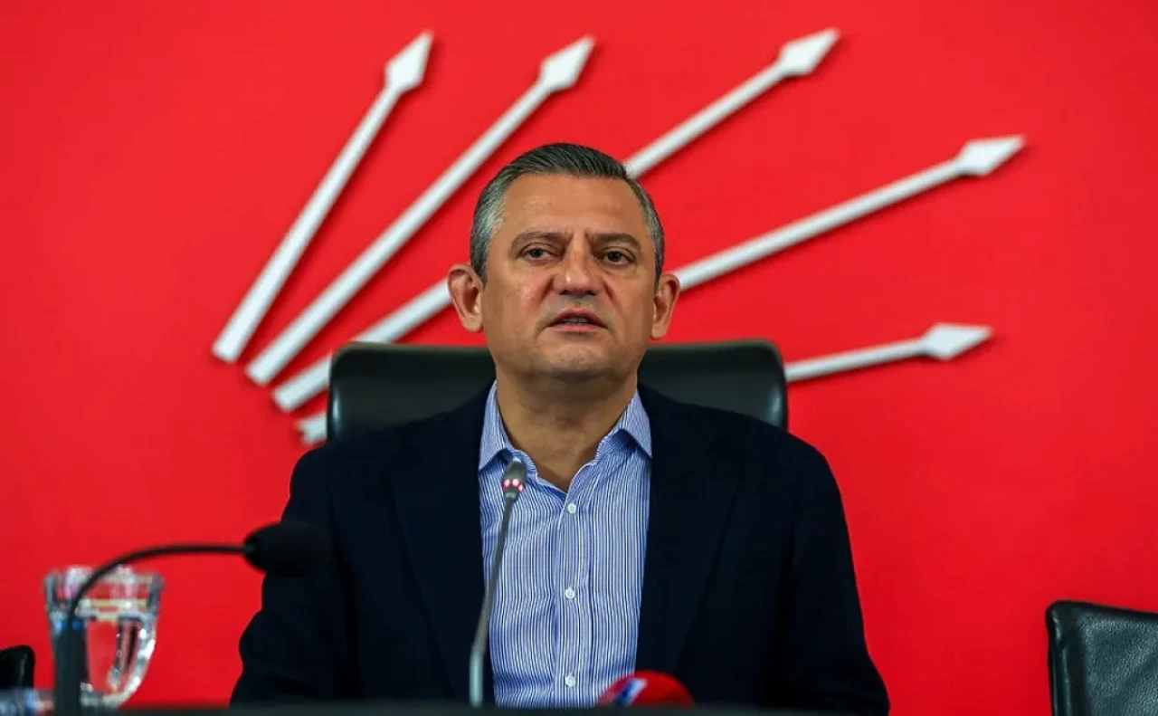 CHP lideri Özel'den skandal sözler: İkisini birlikte yuhalayın anasını...