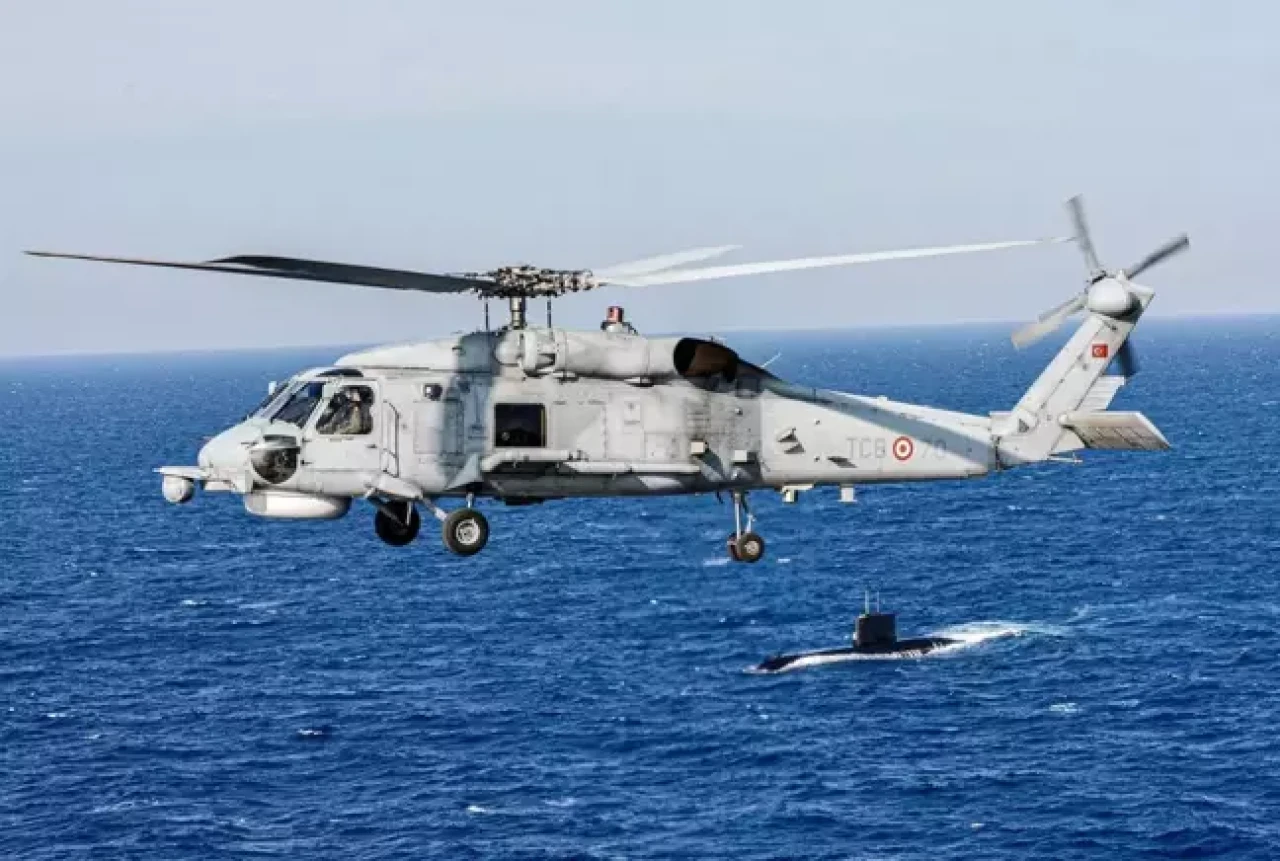 MSB'nin helikopteri denize acil iniş yaptı