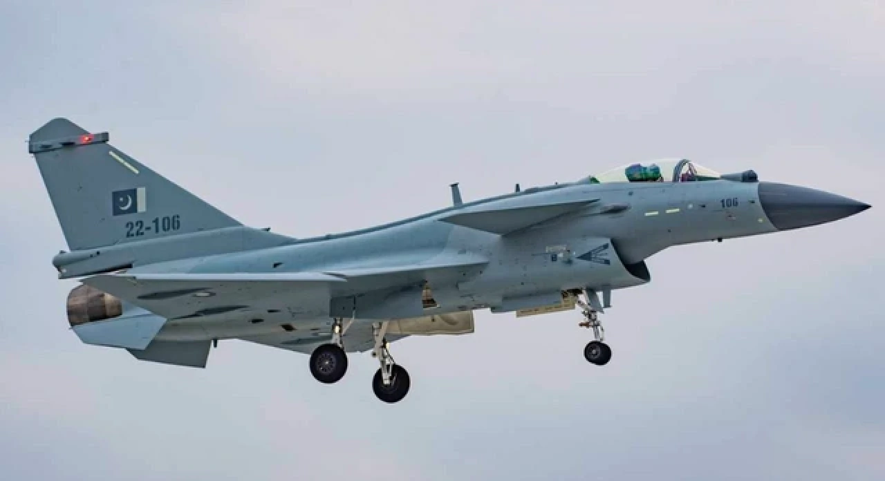 Pakistan'ın Hindistan'ın 5 uçağını düşürdüğü savaş jeti J-10C Çin işi çıktı
