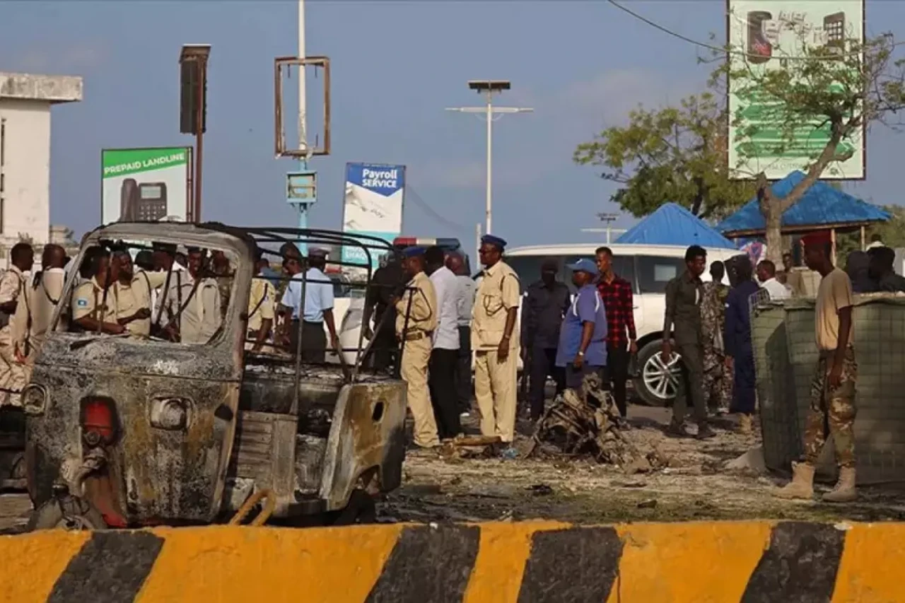 Somali’de askeri üsse bombalı saldırısı: En az 10 ölü, 30 yaralı