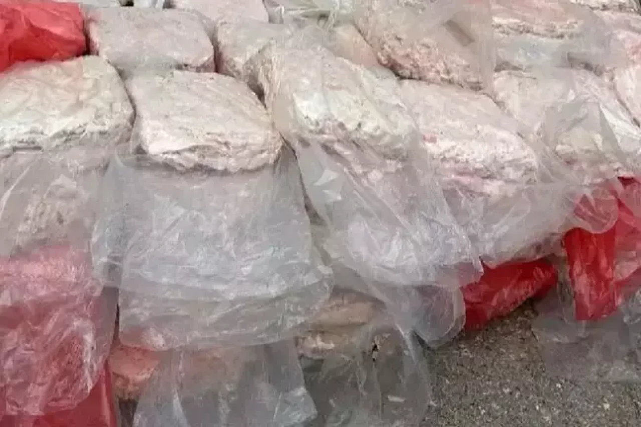 Şırnak'ta kamyon kasasında 2,5 ton kaçak et ele geçirildi