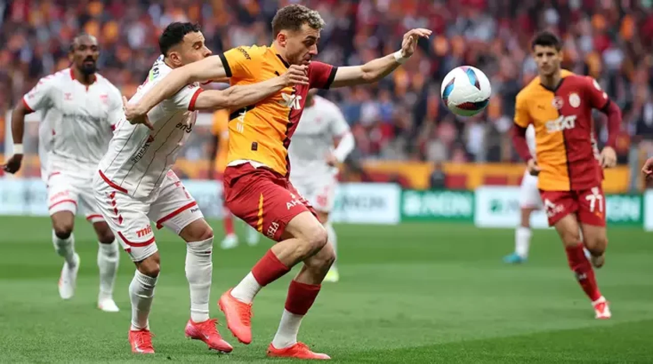 Galatasaray, Sivasspor'u İlk Yarıda 4-1 Geçti