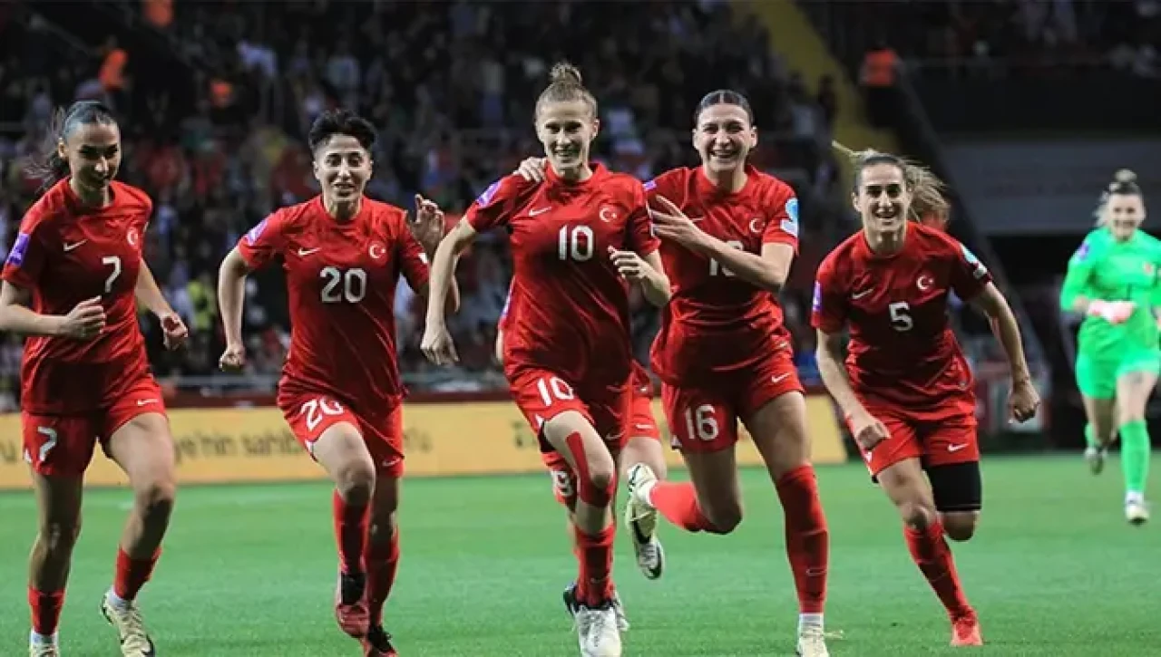 Milli Kadın Futbol Takımı kadrosu açıklandı: Fenerbahçe taraftarından tepki