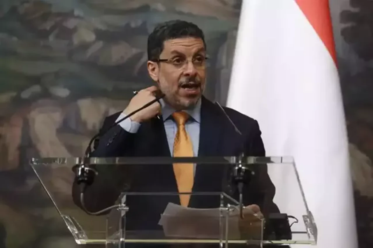 Yemen Başbakanı Ahmed Avad bin Mübarek istifa etti
