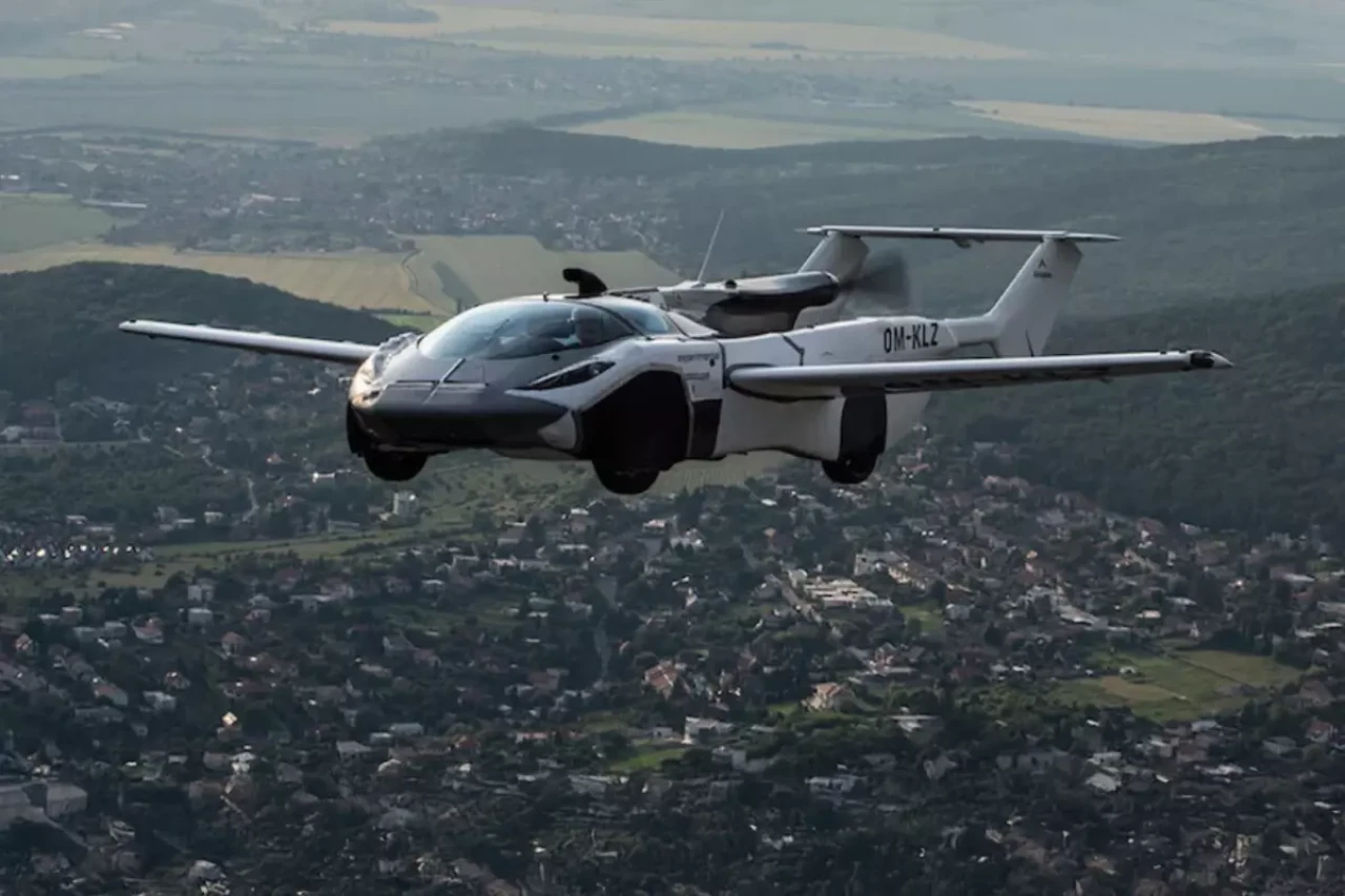 Uçan arabaların piyasaya çıkış tarihi ve fiyatı belli oldu