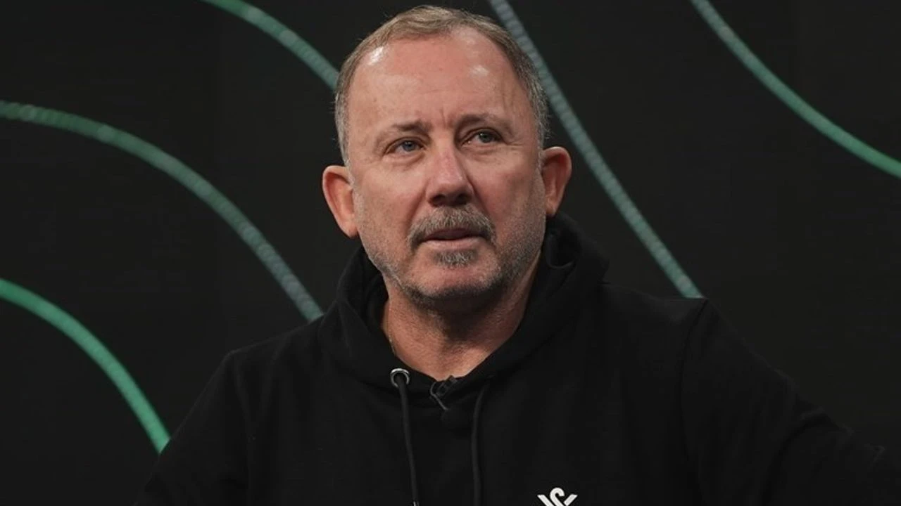 Sergen Yalçın Fenerbahçe'nin başına mı geçiyor? İddialara canlı yayında yanıt verdi
