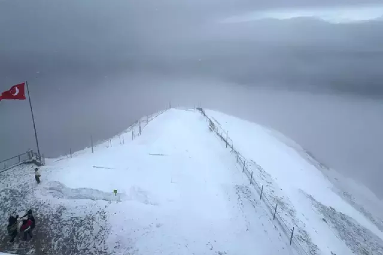 Mayıs ayında kar sürprizi! Görenler şaşkınlığını gizleyemedi